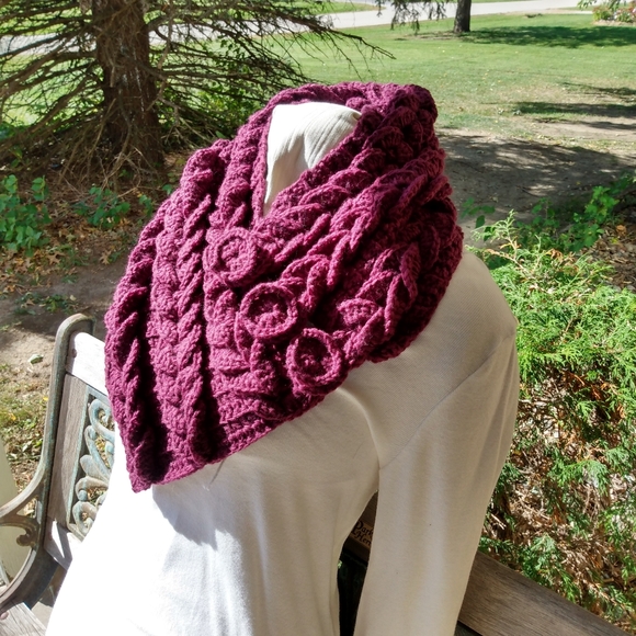 Scarf hand crochet NEW - Picture 1 of 2